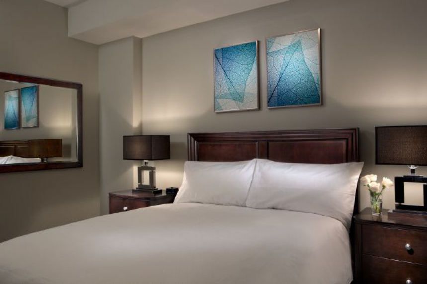 /hotelphotos/thumb-860x572-59015-Guest Bedroom.jpg